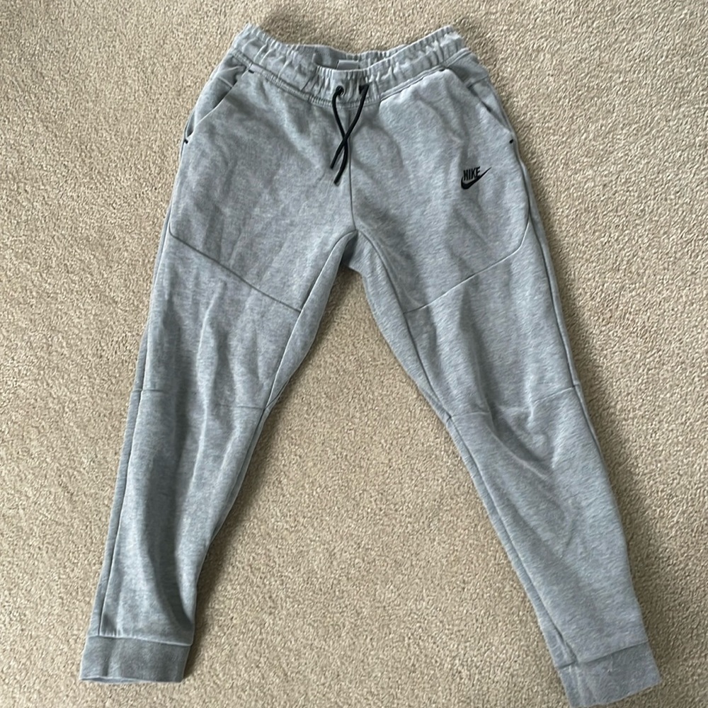 Boys Nike tech joggers
